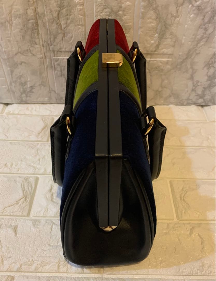 年末特別セール！ロベルタディカメリーノのハンドバッグです。