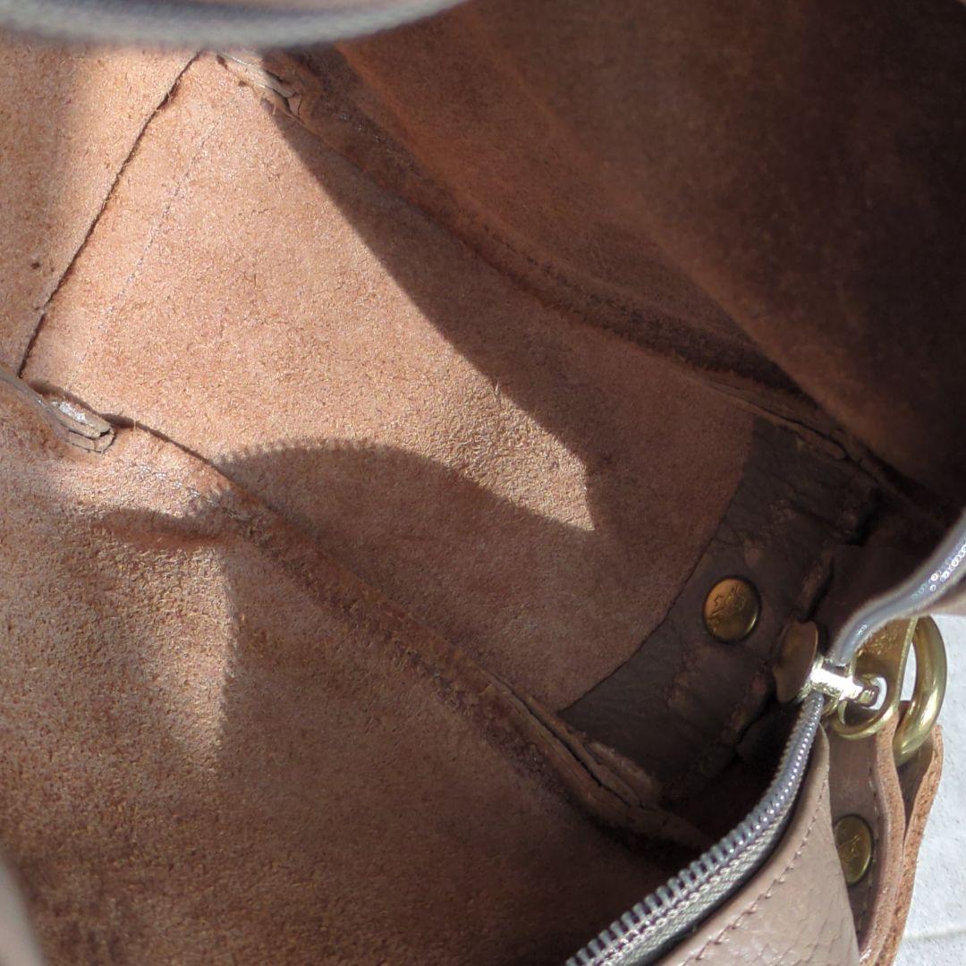 美品✨ イルビゾンテ 本革 ショルダーバッグ カメラバッグ デカロゴ フリンジ