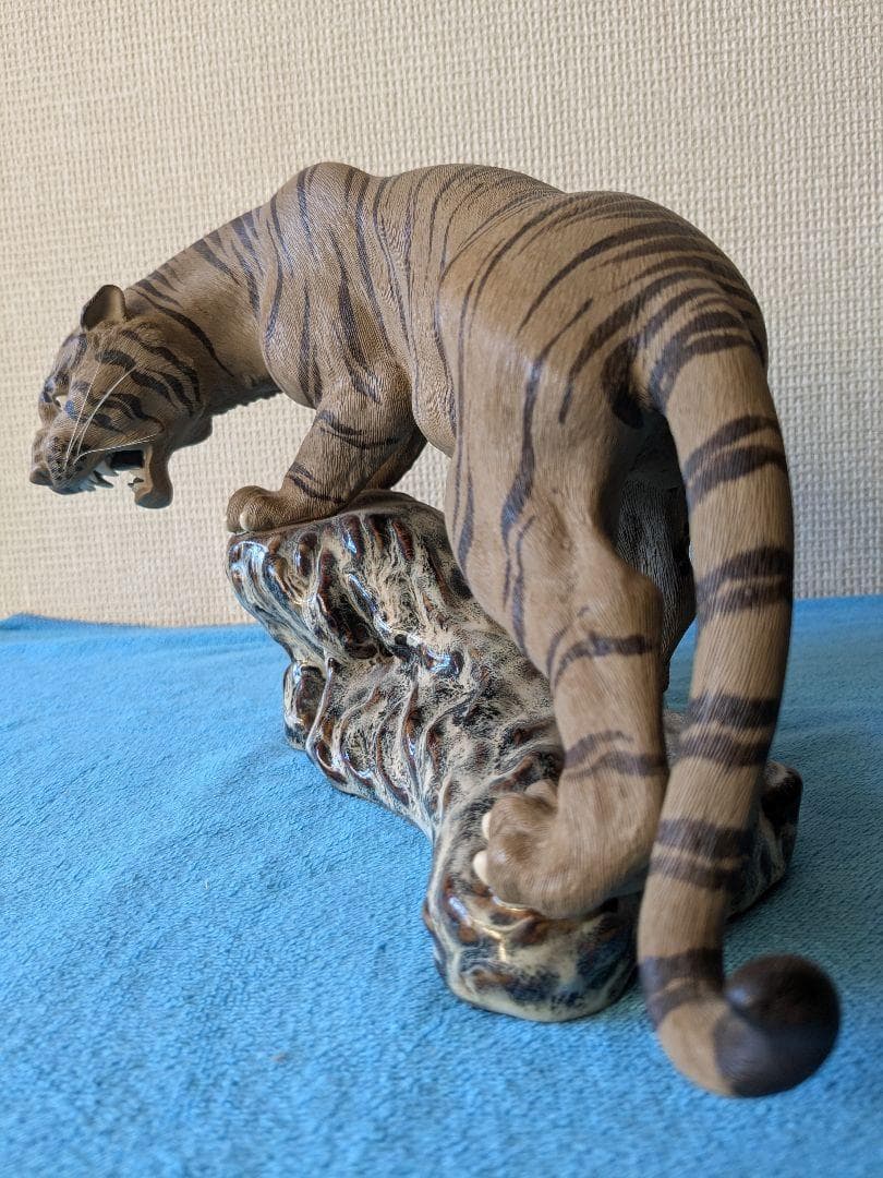 巖鳴虎嘯 中国 石湾窯