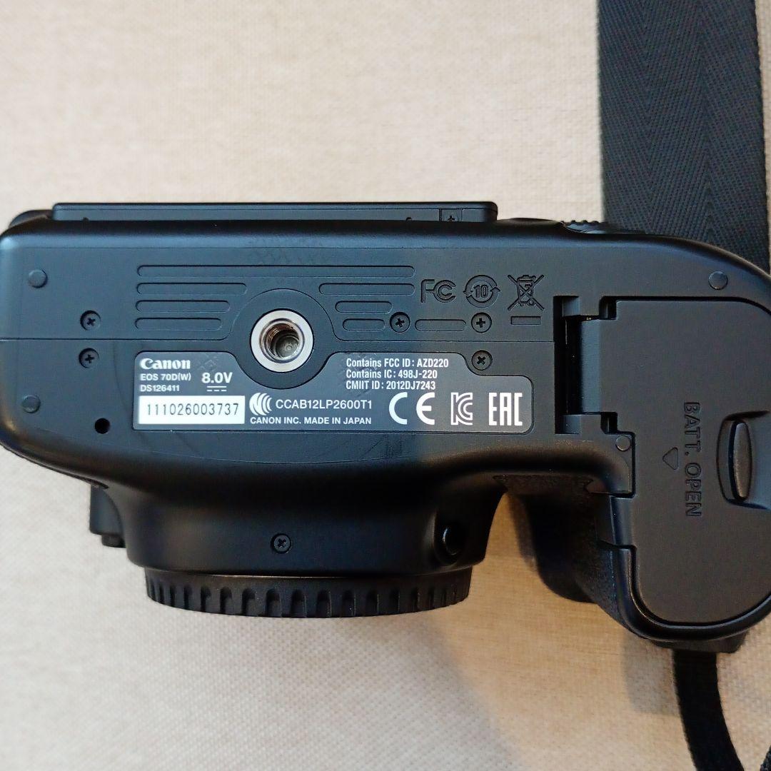 一眼レフCanon EOS70D ズームレンズ、単焦点レンズ、フード、ポーチ付き