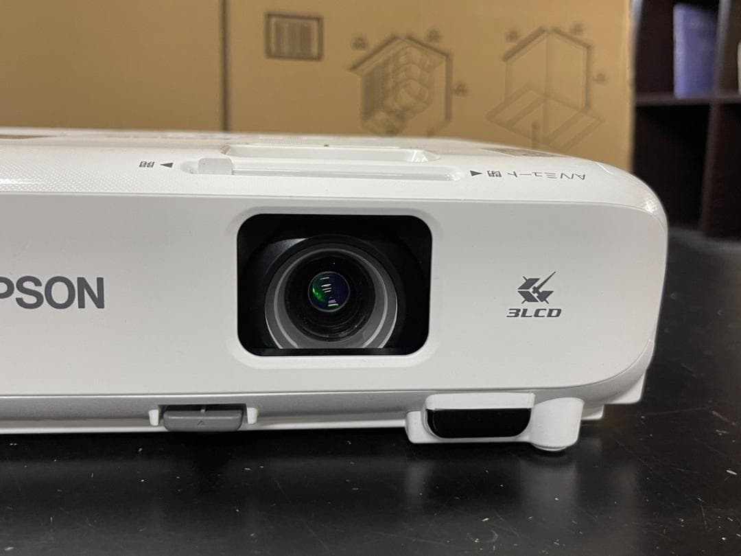 ランプ時間110時間!! EPSON EB-W05 プロジェクター