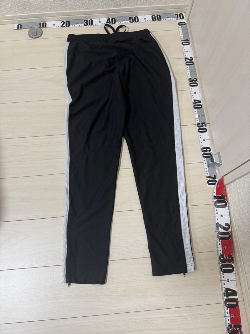 UAスポーツスタイル ピケ トラックパンツ（トレーニング/MEN）　M 長渕剛