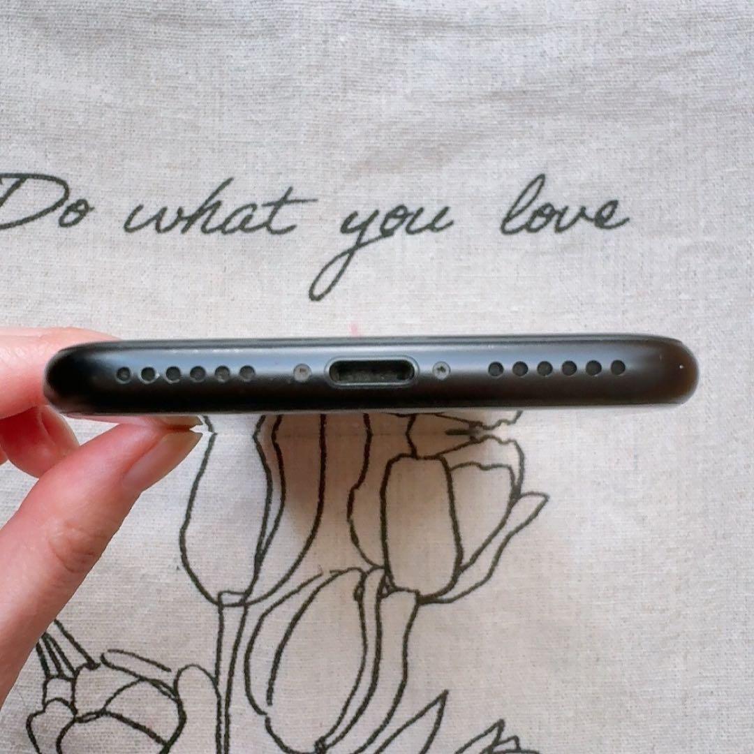 iPhone SE 第2世代 本体 充電器 64GB SIMフリー ブラック