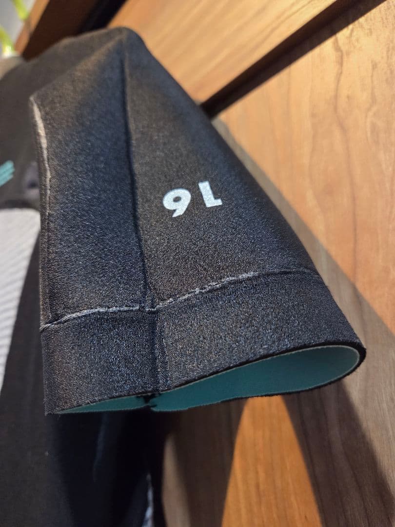 【新品未使用】VISSLA ヴィスラ ウエットスーツ シーガル