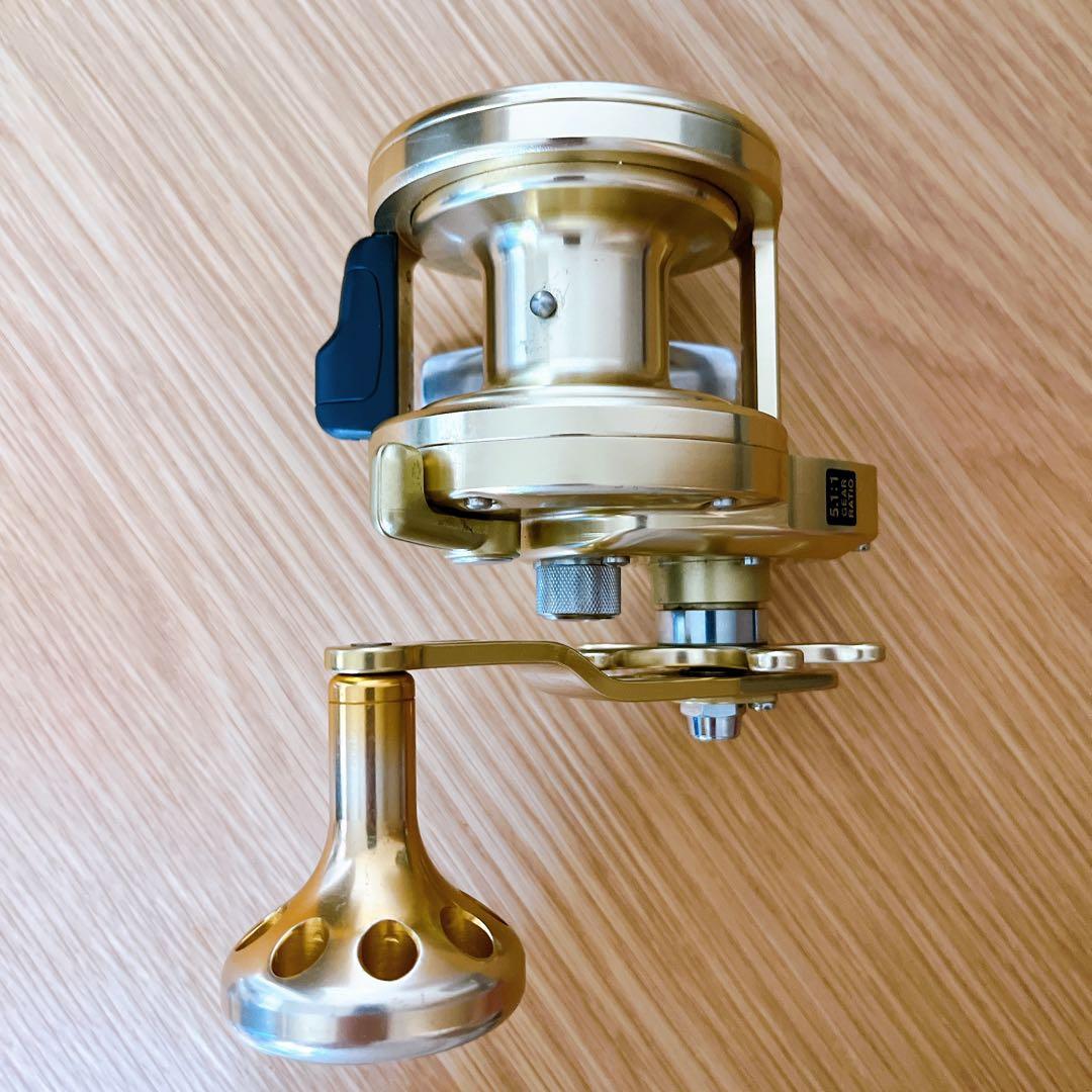 美品　シマノ　スコーピオン オシアジガー 2000P リール