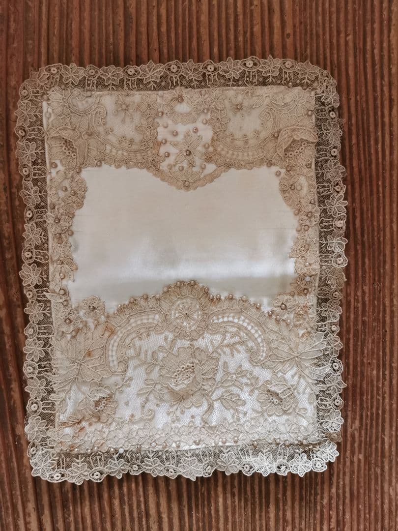 アンティークポワンドローズ ボビンレース パール装飾シルク聖書/ハンカチケース