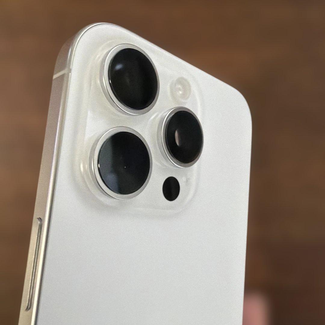 美品！　Apple iPhone 16Pro ホワイト 本体　256GB