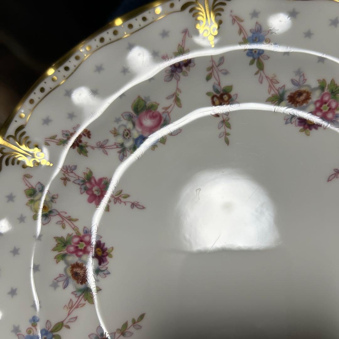 ロイヤルクラウンダービー　ロイヤルアントワネットアフタヌーンティースタンド３段付