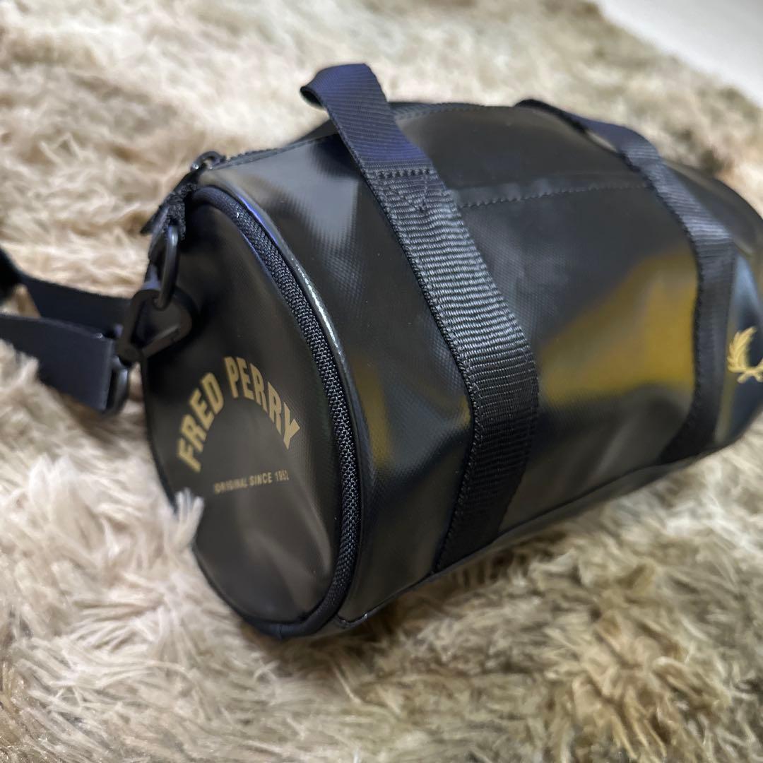 【美品】FRED PERRY ショルダーバッグ 黒