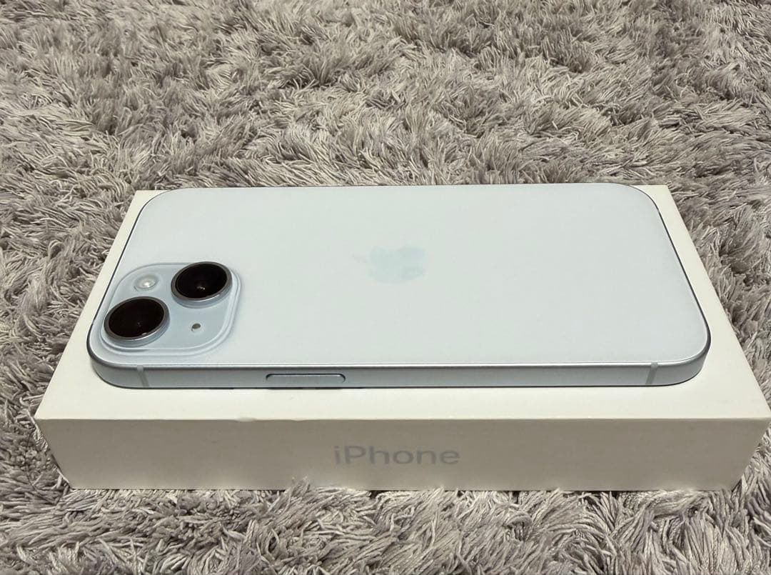 【美品】iPhone 15 256GB ブルー　SIMフリー