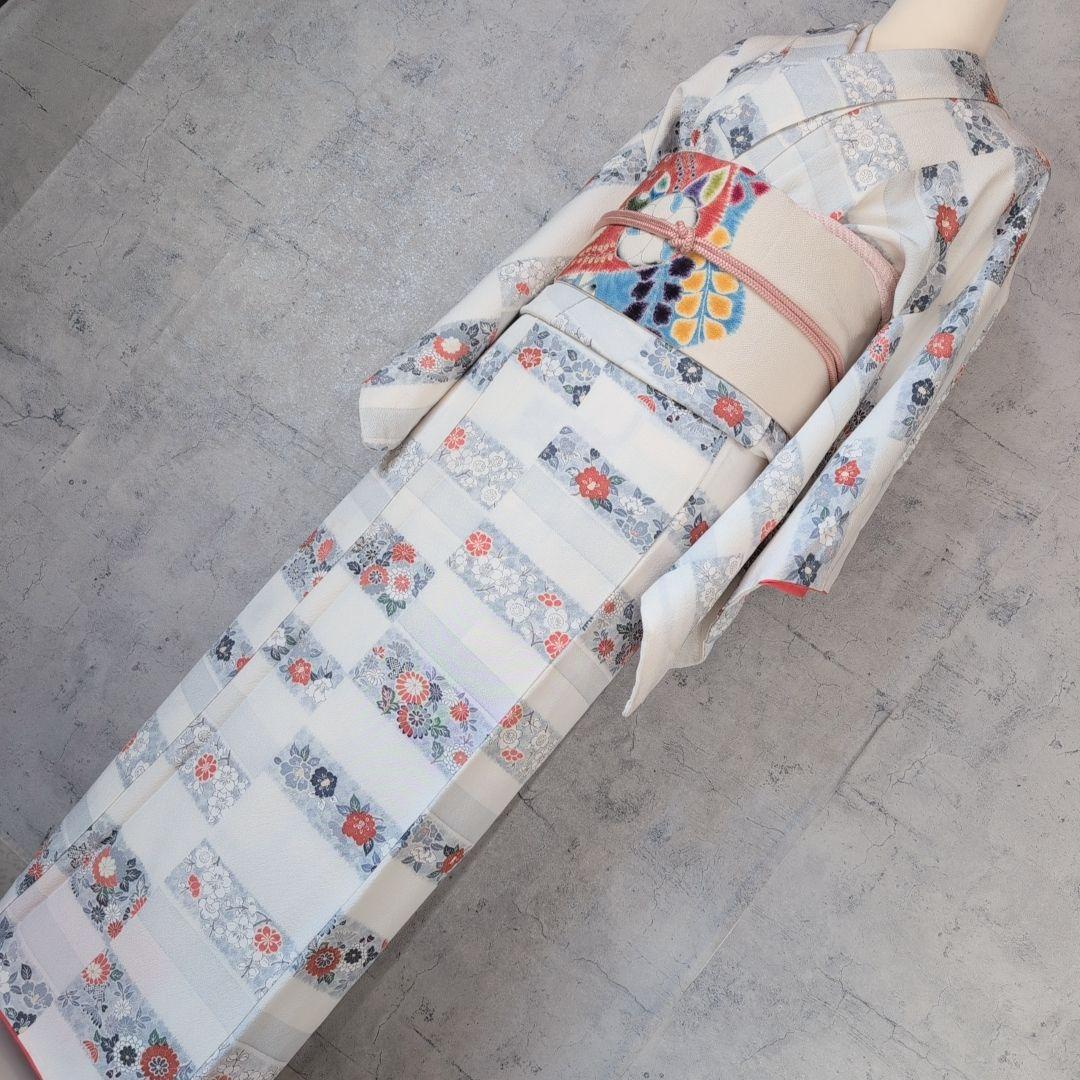 小紋　フルセット　着物　正絹　花　白地　可愛い　帯辻ヶ花　E2