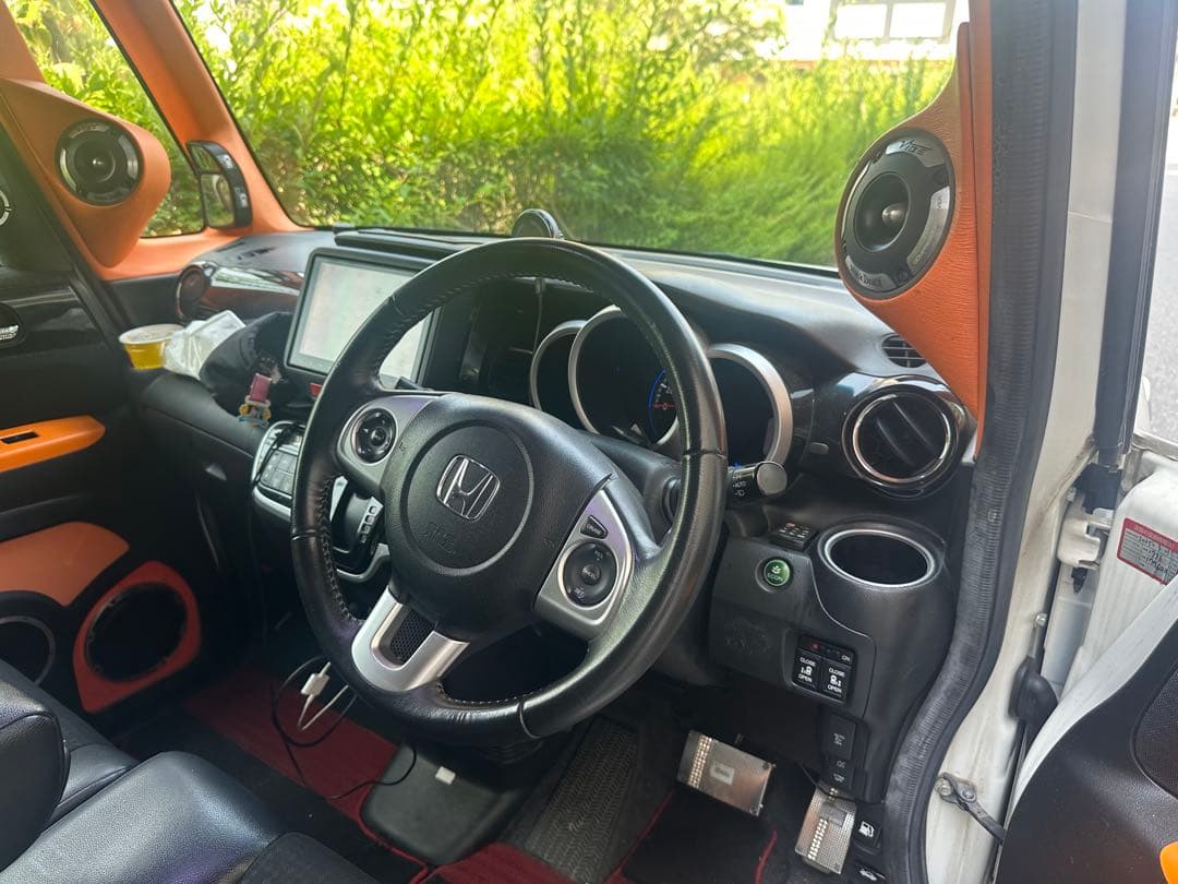 27年式　ホンダ N-BOXカスタム　ターボ　車検R8 8月まで