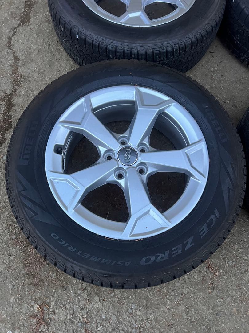 アウディ　Q3 17インチ ピレリ ICE ZERO スタッドレス　美品