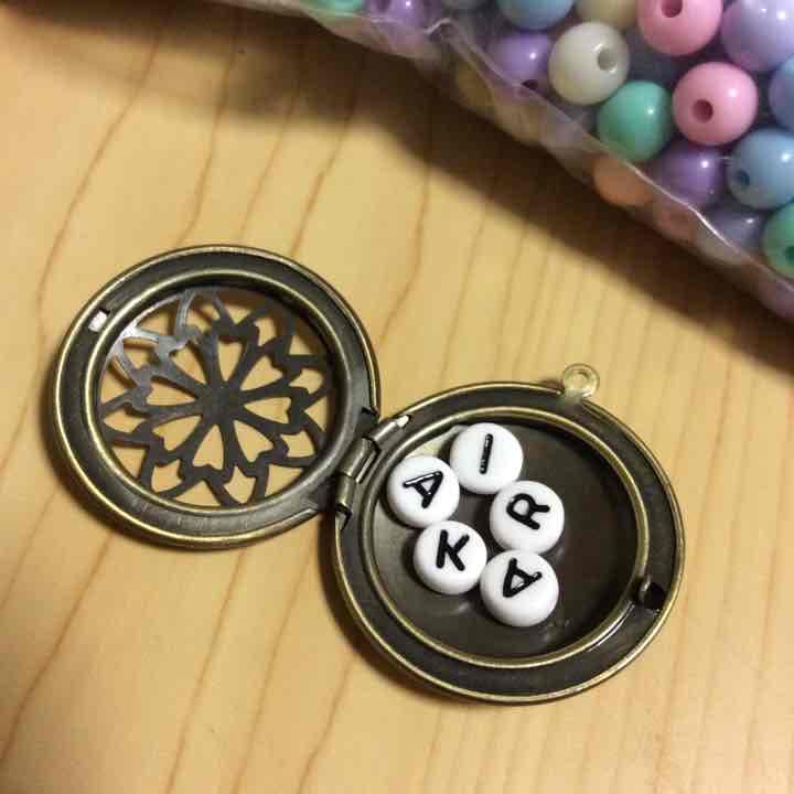 @444円 名前や好きな言葉でオーダーメイドストラップ