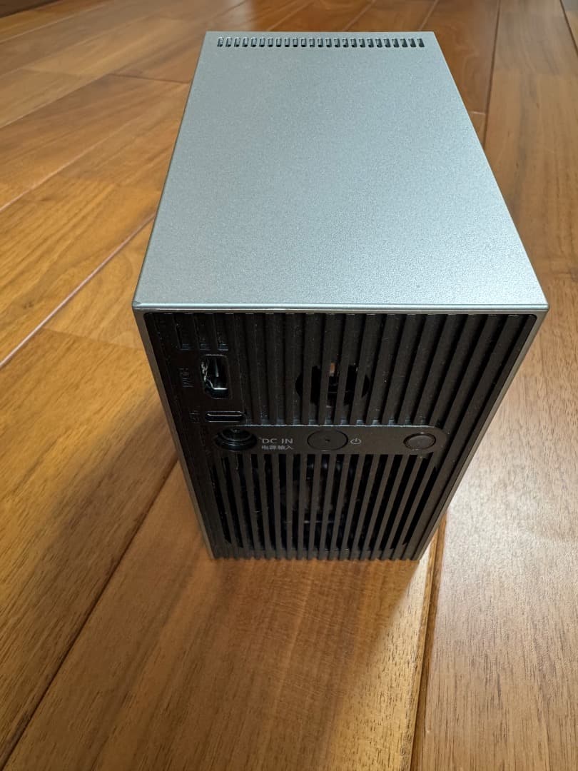 LG CineBeam Q プロジェクター