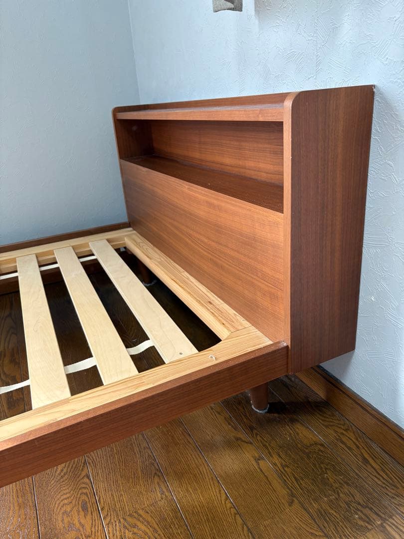 引き取り希望！　unico シングルベッドフレーム