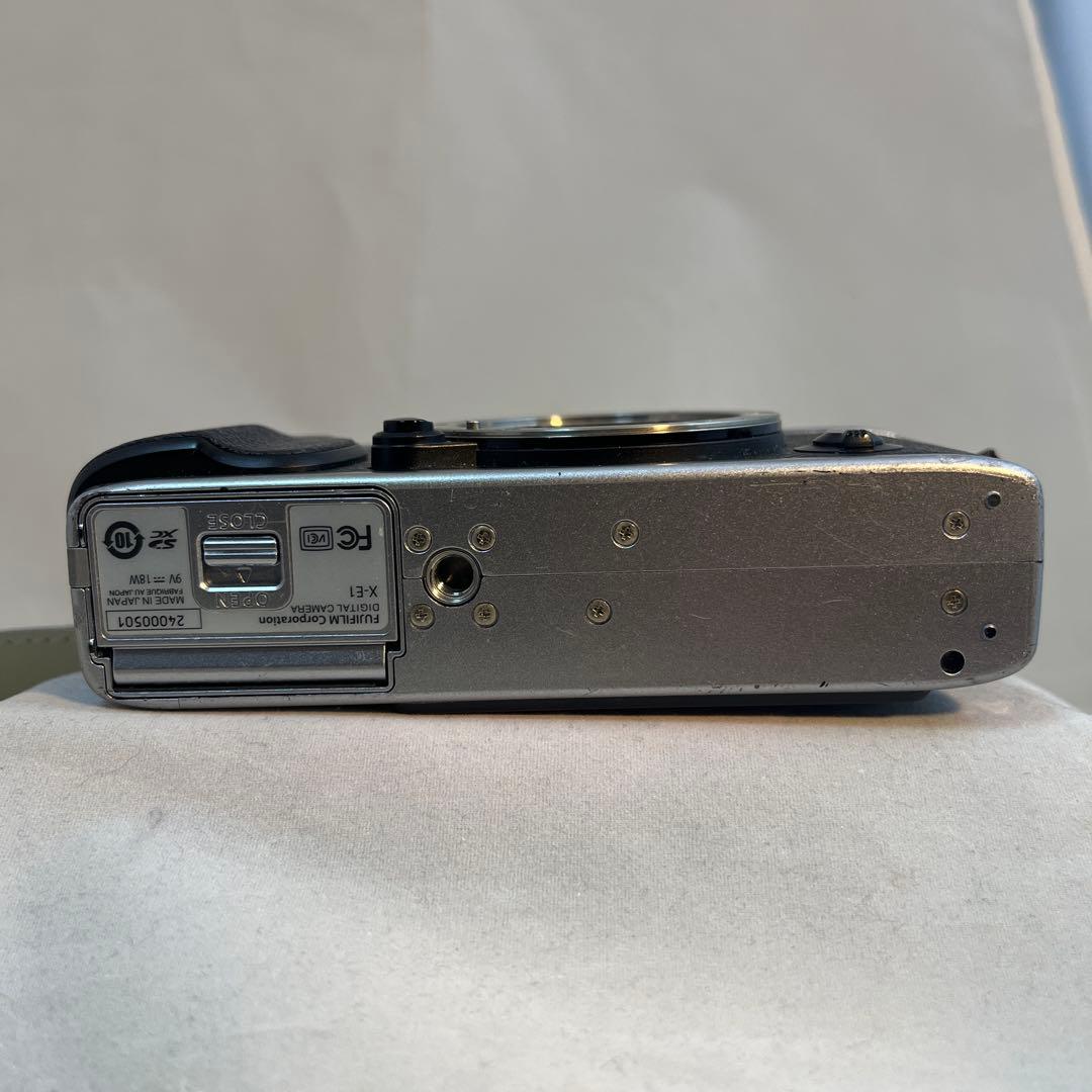 Tsuki富士フイルム　X-E1 カメラシルバー　16-50mmズーム