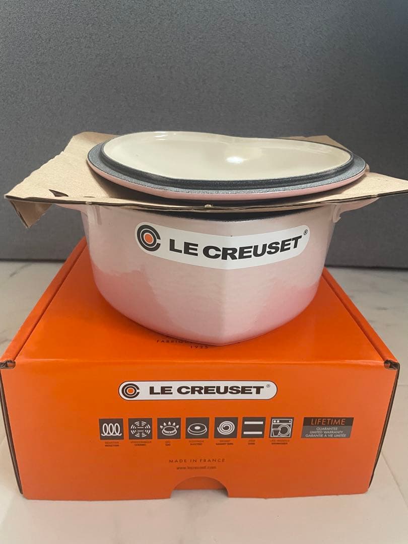 【新品未使用箱付き】LE CREUSET ハート型 両手鍋 ピンク