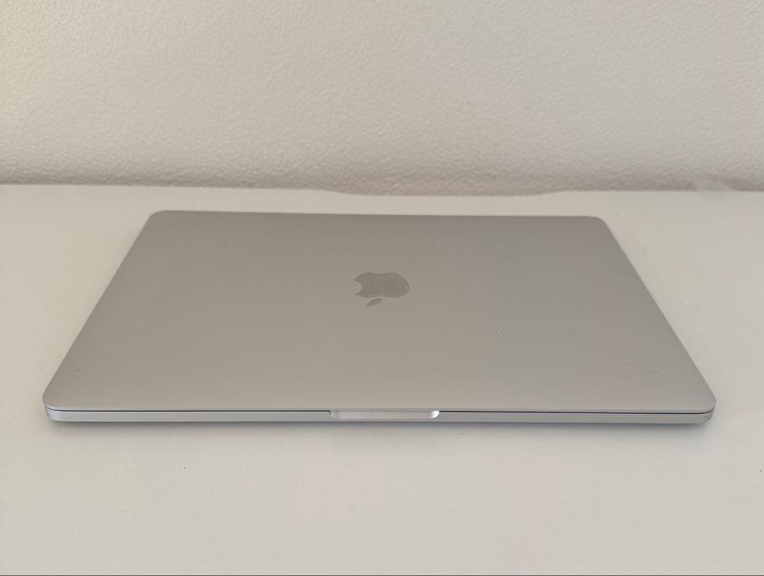 美品 Macbook Pro 2017 13インチ SSD 1TB 新バッテリー