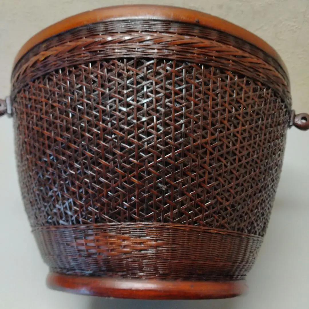 ★細かい竹編みの蓋つき籠（昭和時代）