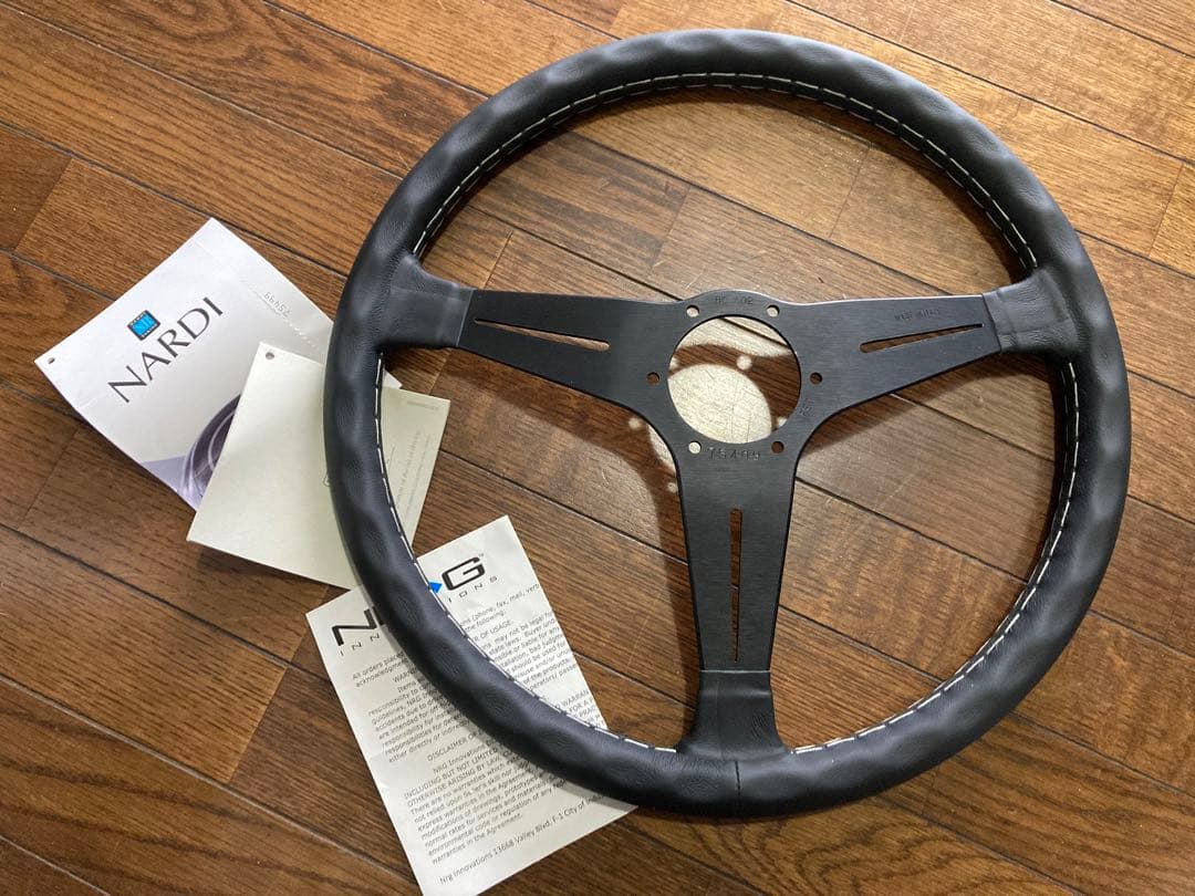 未使用品 NARDI ナルディ N150 ND390 ブラックレザーステアリング