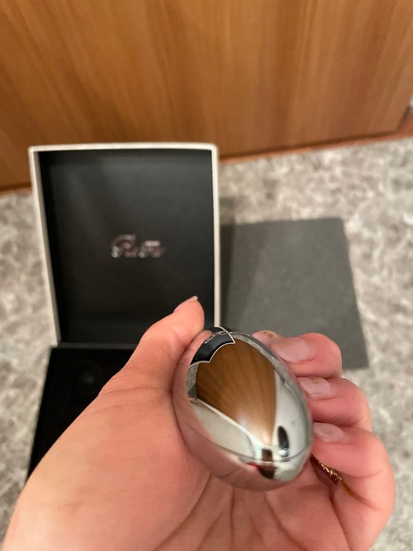 リファ/人気モデル/フォーカラット/美顔/美ボディ/箱、説明保証書、カード付き