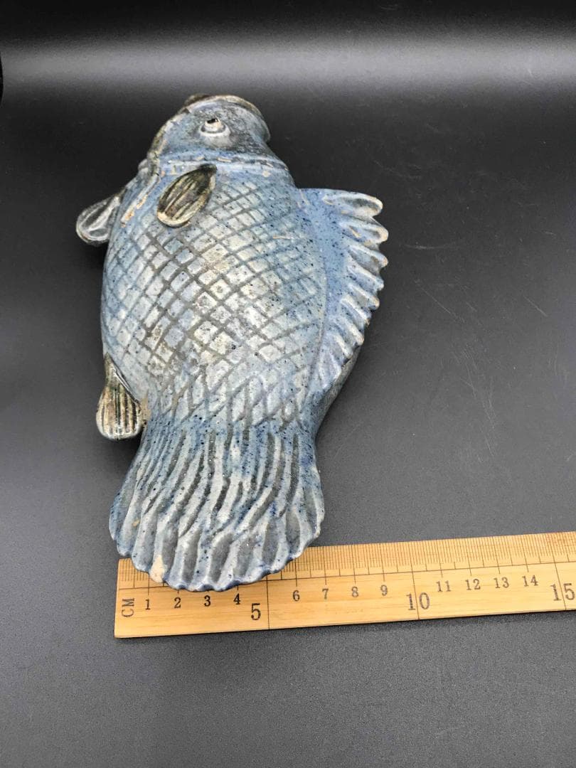 中国骨董　清時代　石湾窯藍釉　魚　置物　旧家蔵出し(C-11)