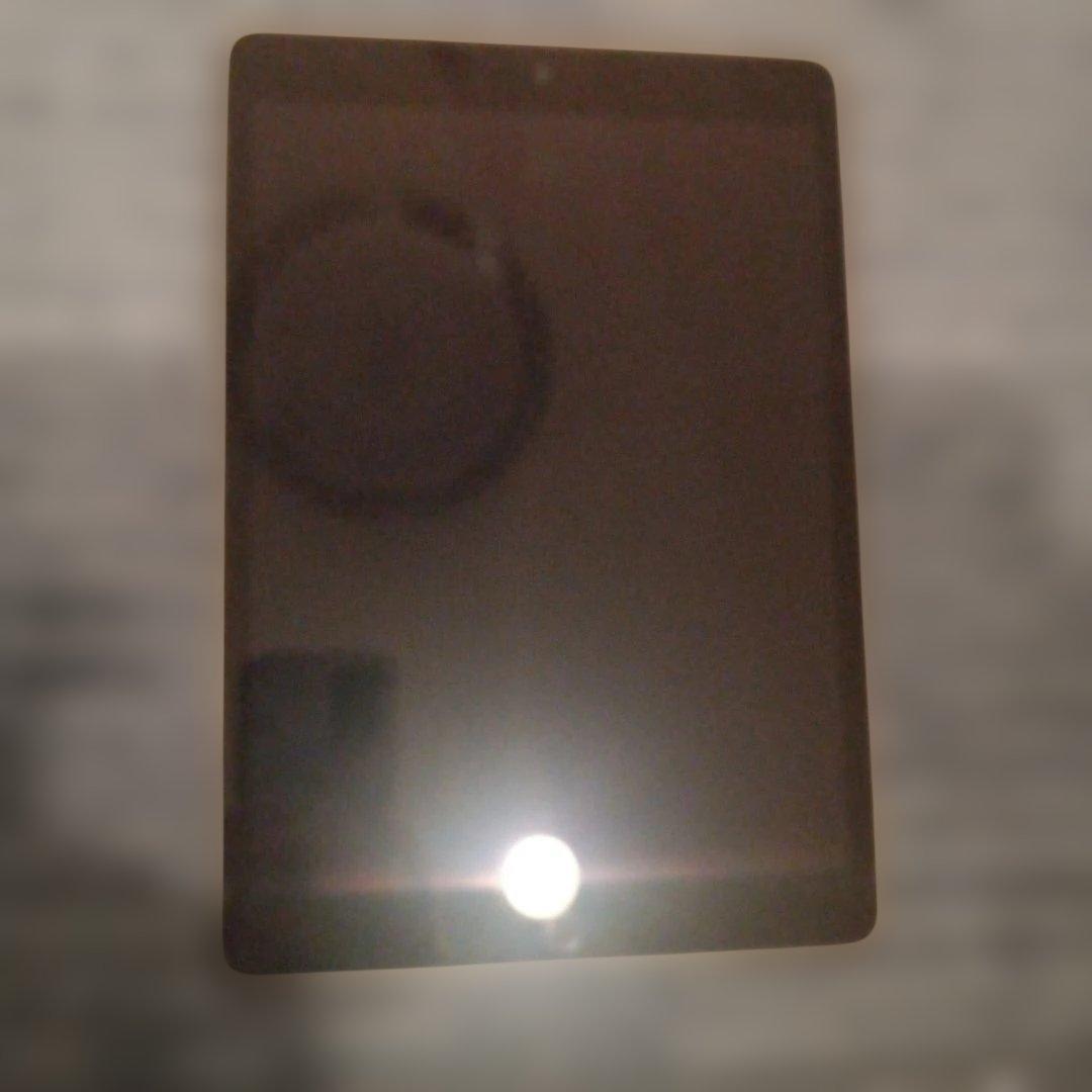 iPad 第9世代　スペースグレー付属品全てつきます