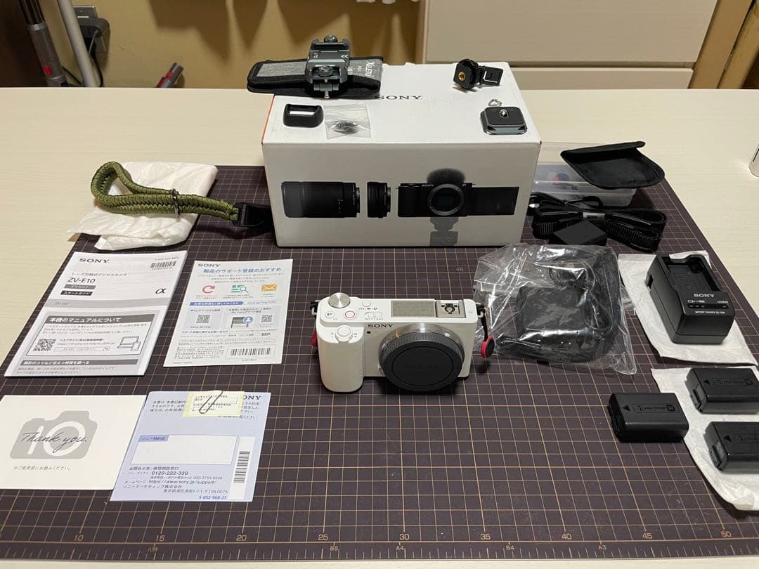 SONY ミラーレス一眼カメラ VLOGCAM ZV-E10ホワイト