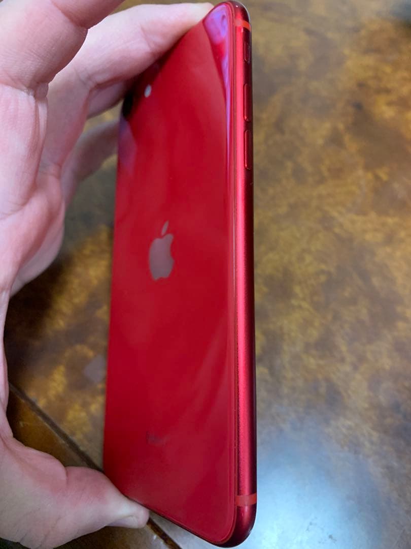 iPhone SE2 第二世代　レッド