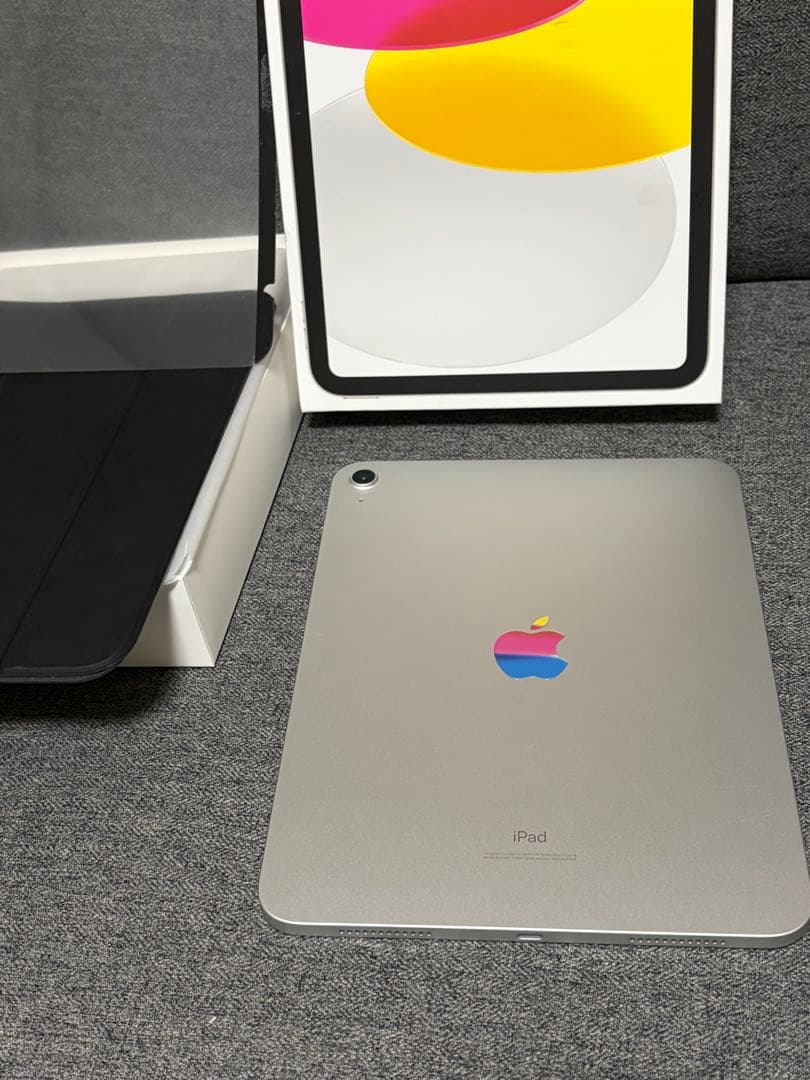 iPad10世代　充電残量100%スタンドケース、未使用フィルム付き