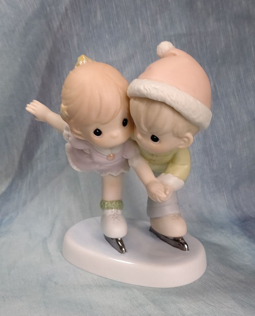 プレシャスモーメント \"すてきな冬の舞\" 生産数量限定品