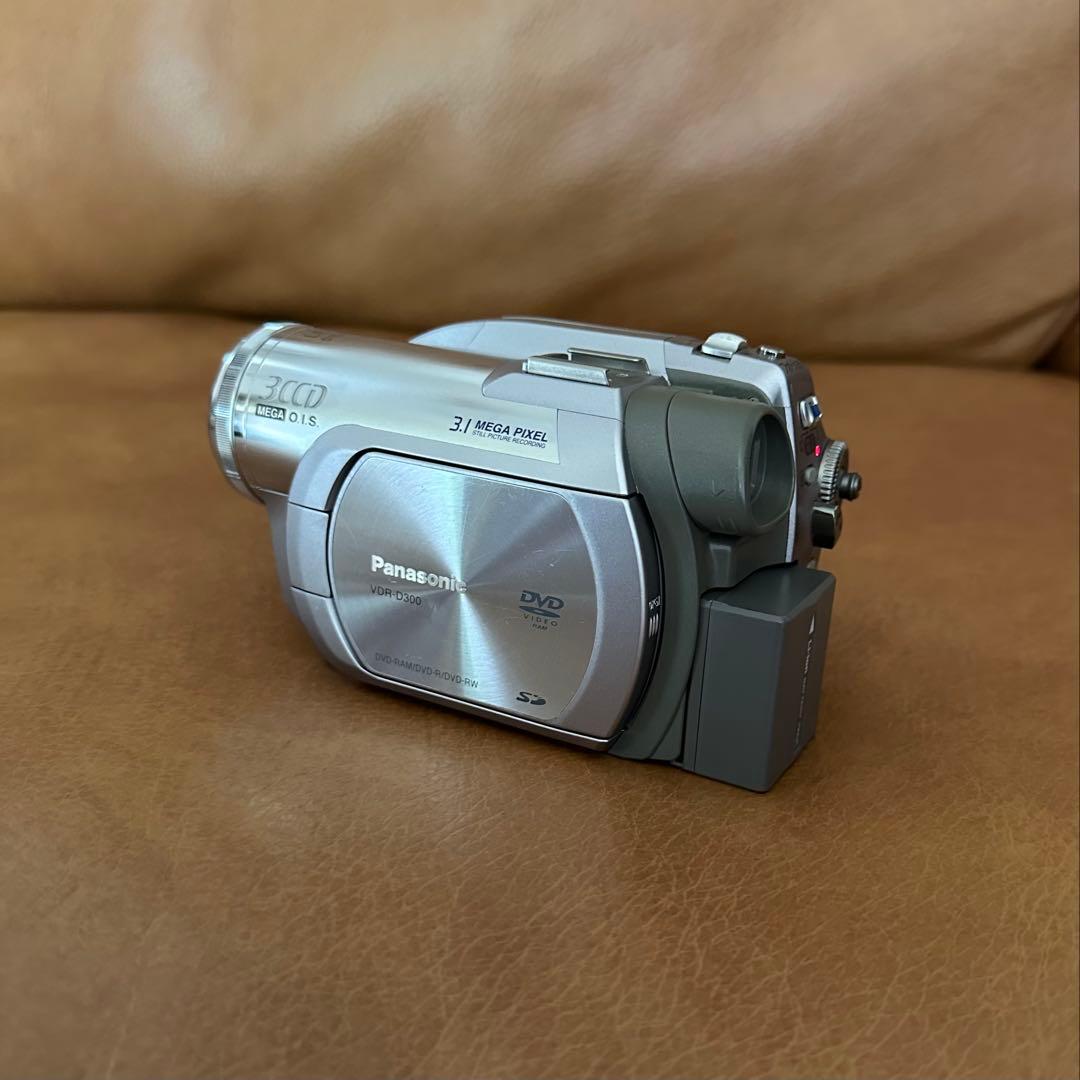 【Panasonic/パナソニック】DVDビデオカメラ　VDR-D300-S