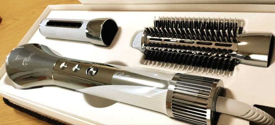 正規品 新品 未使用 ReFa リファビューテック リセッター　ホワイト