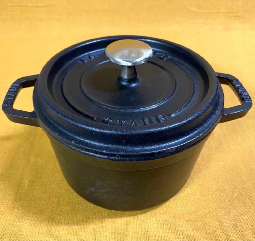 た*ら様 このサイズいいですよ‼️ ストウブ ココット16cm 旧型 深型 鉄鍋