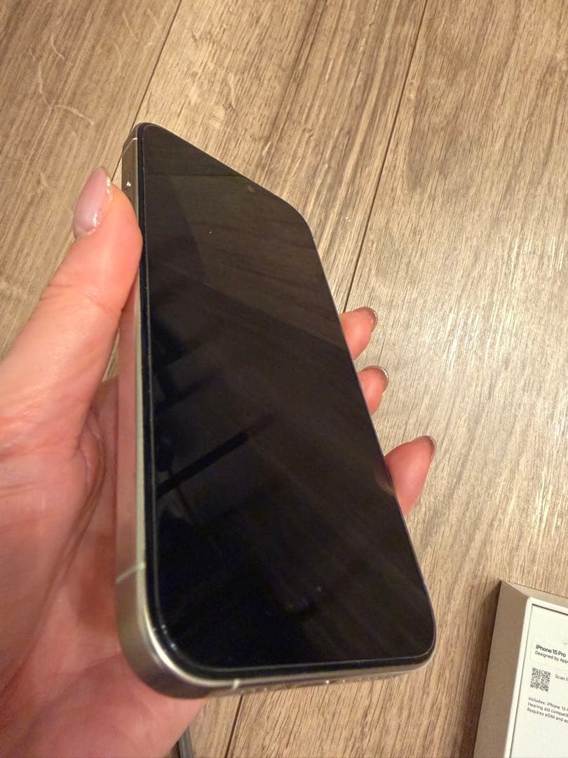 Apple iPhone 15 Pro ホワイトチタニウム1Tアメリカで購入