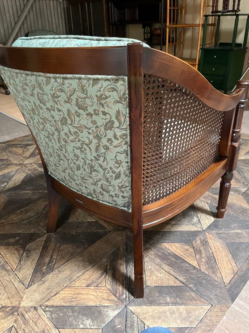 眼には蚊耳には蝉 ＊カリモク コロニアル シングル ソファ ② 肘掛 椅子