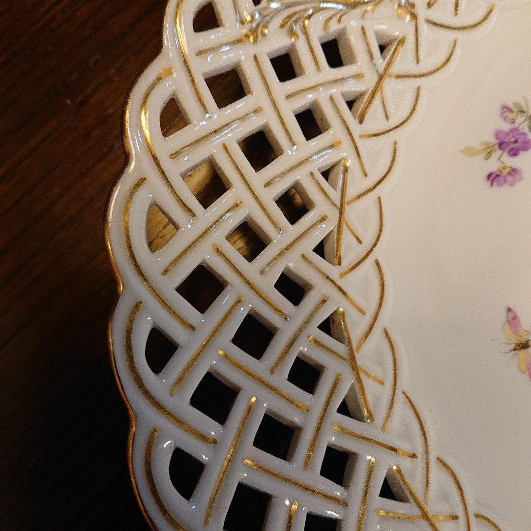 マイセン24㎝花束と昆虫の手描きが美しい金彩透かし皿・アンテイク・ボタン双剣