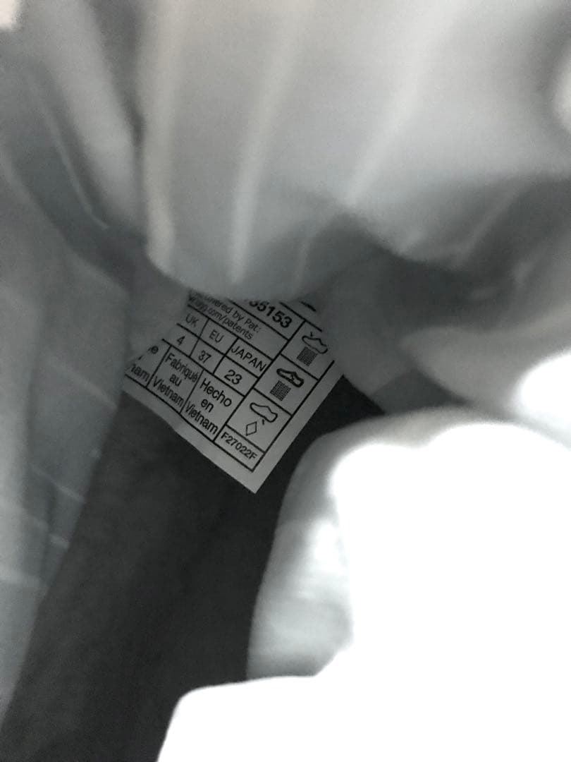 アグUGGクラシックマキシショートパファーブーツシルバー防水保温性レア完売品