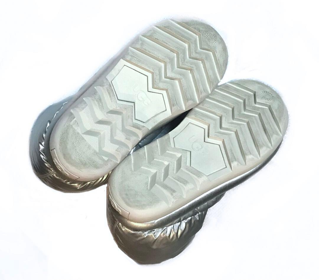 アグUGGクラシックマキシショートパファーブーツシルバー防水保温性レア完売品