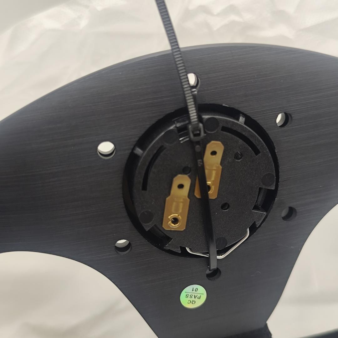 OMP オーエムピー スーパークアドロ ステアリング ハンドル 黒・黄色