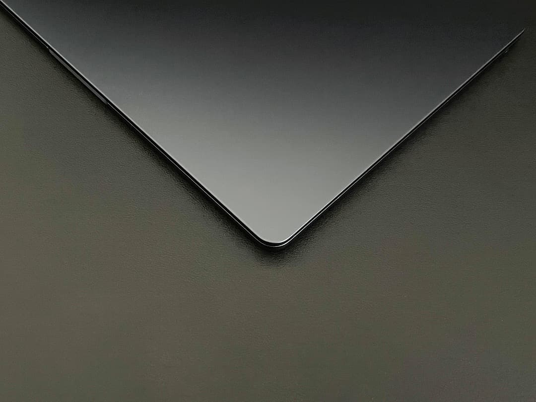 【動作良好】MacBook Air （M2, 2022）13.6㌅ 箱付