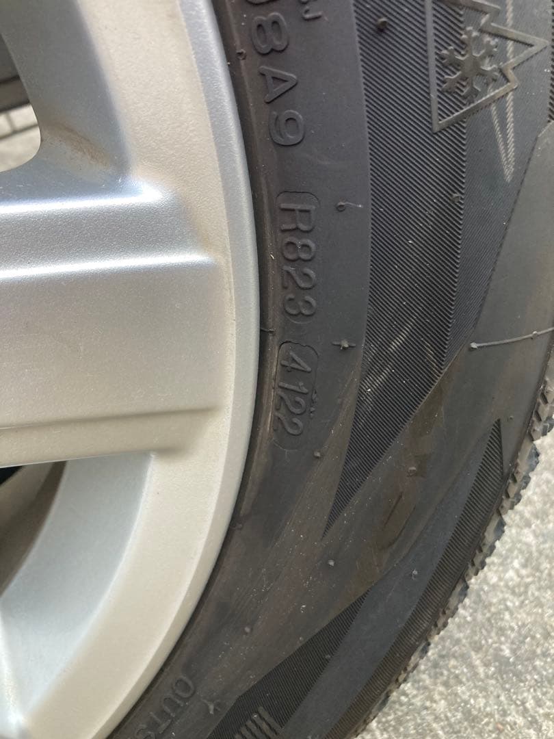 ノア NOAHヴォクシーVOXY 205/60R16 スタッドレス