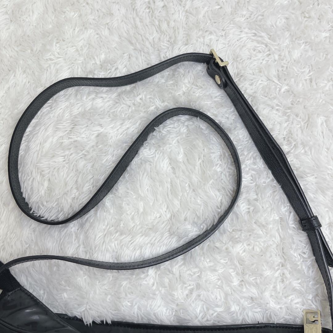 未使用級✨GHERARDINI ワンショルダーバッグ ナイロン ブラック 総柄