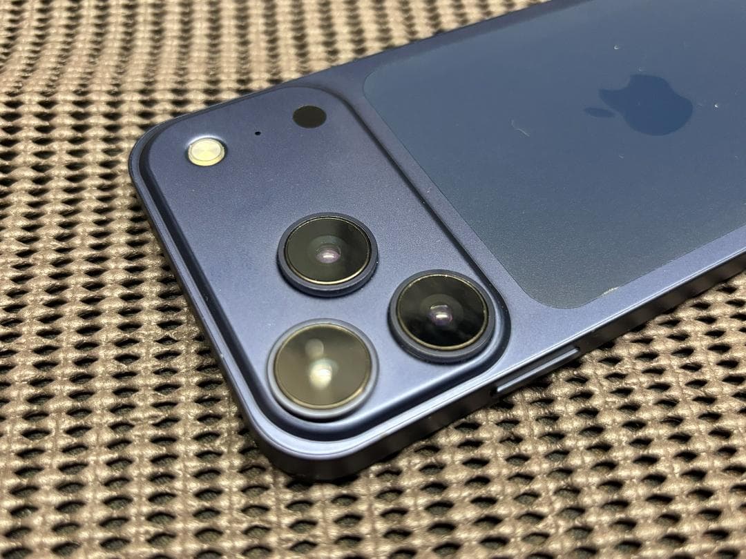 iphoneXR 64g/iphone17PRO Deep Blue 外装交換！
