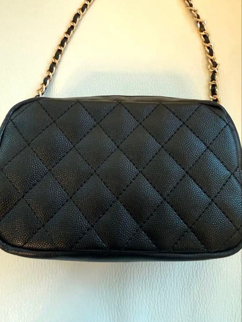 シャネル　ノベルティ　ショルダーバッグ　ブラック　レザー