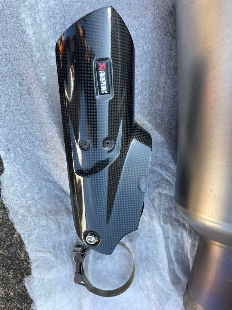 アクラポヴィッチ　スリップオンマフラー