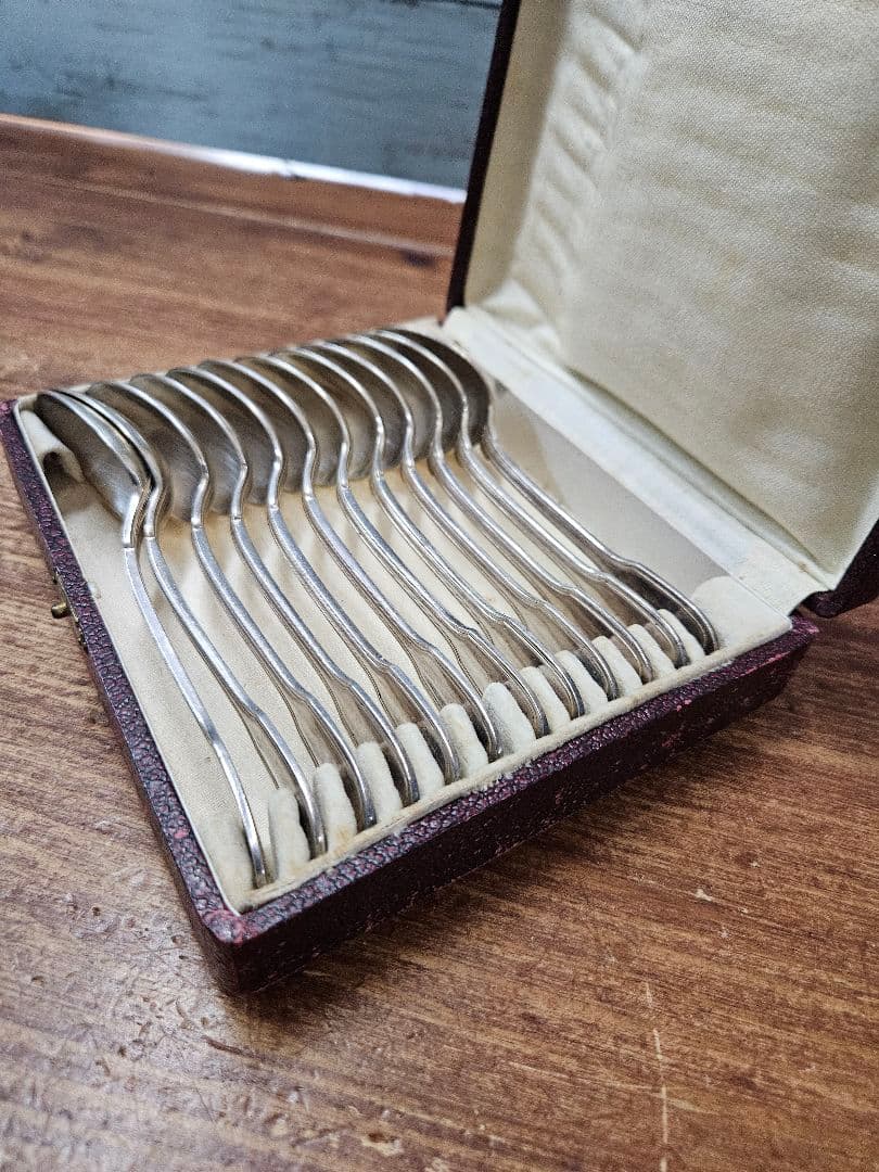 フランスアンティーク シルバープレートのスプーン 12本セット 古いケース付き