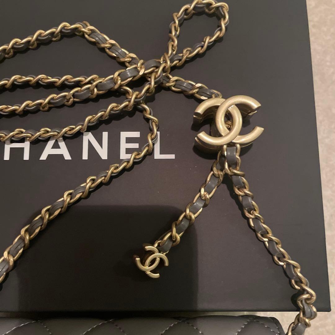 CHANEL グレー キルティング ショルダーバッグノベルティー