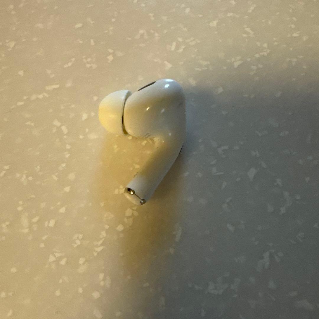 AirPods Pro2 右耳のみ　本体 ホワイト ワイヤレスイヤホンA3047